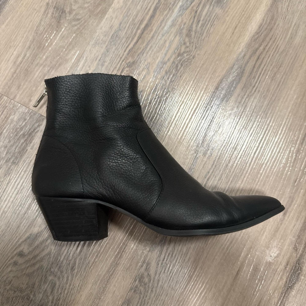 Steve Madden Leather Ankle Boots in Black